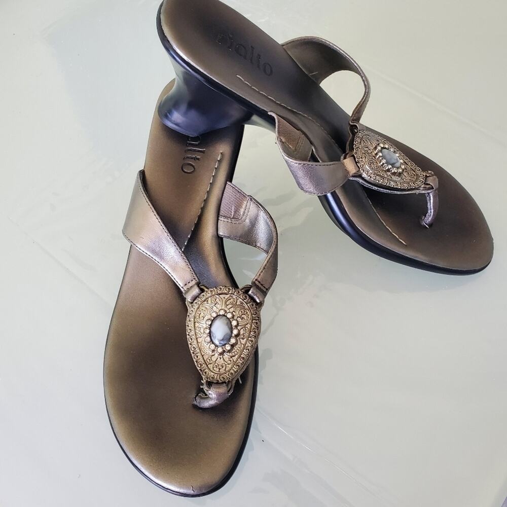 RIALTO Neptune Silver Thong Sandals